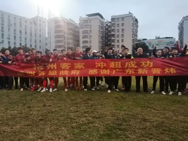 余嘉豪24+13 吴前16+5 翟晓川11+12 浙江37分大胜北京CBA常规赛，浙江主场迎战北京，浙江目前18胜4负排在积分榜第3位，而北京则是12胜10负排在第8位。